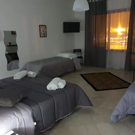 Bed and Breakfast Albaships *